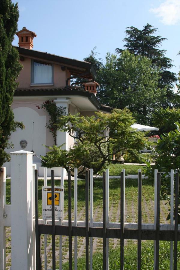 Apartamento Le Margherite Manerba del Garda Exterior foto